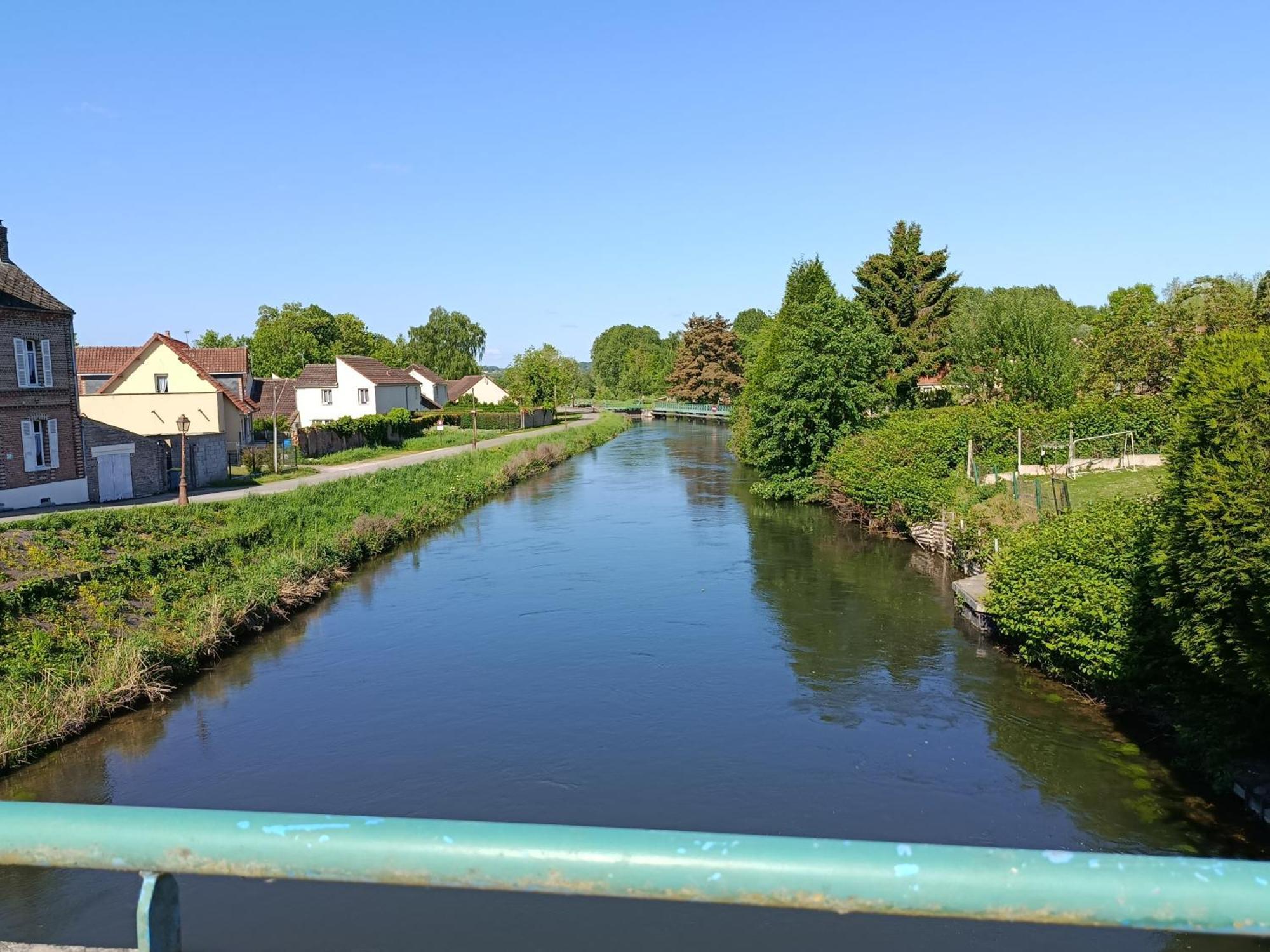 Aux 10 Ponts - Gite Aux Abords Du Fleuve La Somme - La Mer A 30 Min - La Nuit Pour 6 Voyageurs Eksteriør billede
